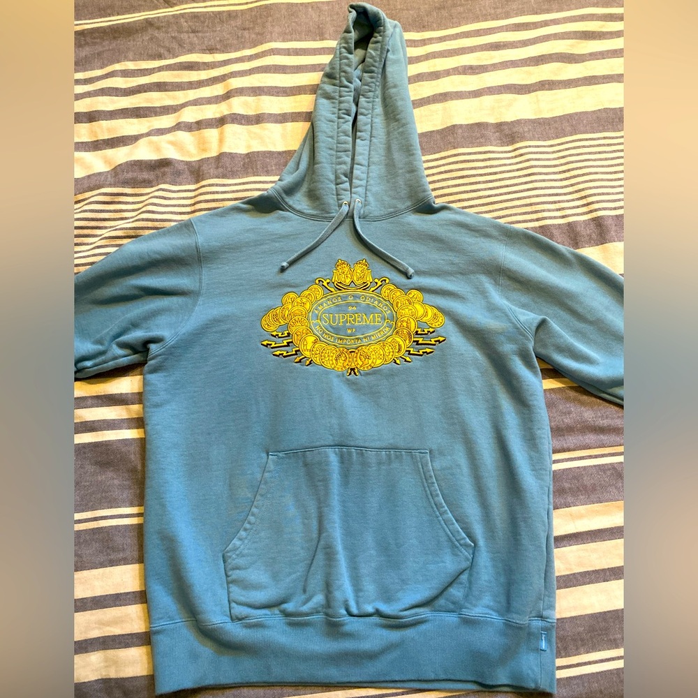 Supreme hoodie